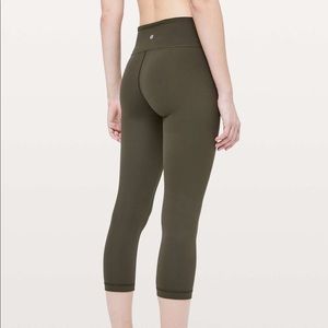 LULU CROP LEGGING